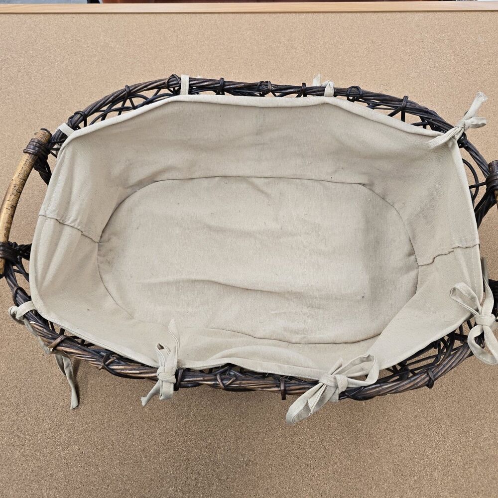Large Wicker Basket With Fabric Lining